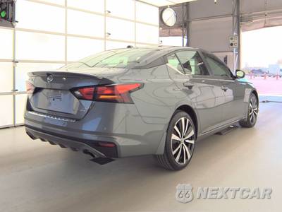 2019 Nissan Altima SR - zdjęcie 4 z 45 - miniatura