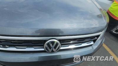 2020 Volkswagen Tiguan SE R-Line Black - zdjęcie 2 z 19 - miniatura