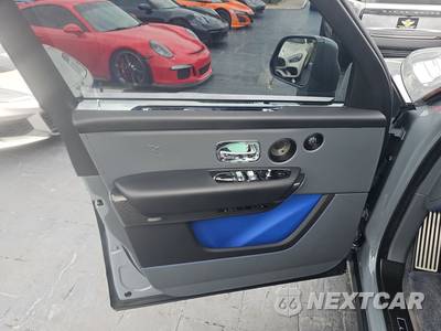 2023 Rolls-Royce Cullinan Black Badge - zdjęcie 9 z 17 - miniatura