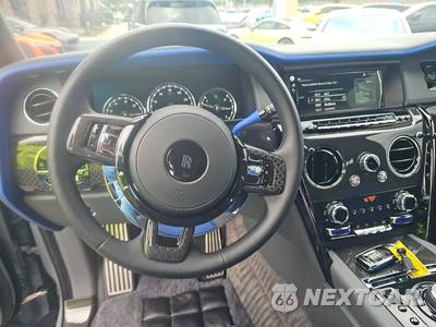 2023 Rolls-Royce Cullinan Black Badge - zdjęcie 10 z 17 - miniatura