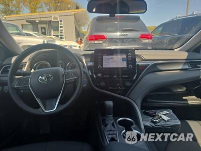 2023 Toyota Camry Hybrid LE - zdjęcie 14 z 21 - miniatura