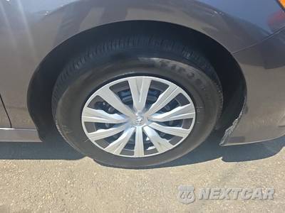 2023 Toyota Camry Hybrid LE - zdjęcie 9 z 21 - miniatura