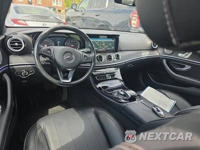2017 Mercedes-Benz E 300 Sport 4MATIC Sedan - zdjęcie 8 z 15 - miniatura