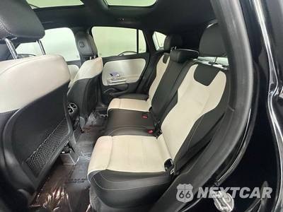 2021 Mercedes-Benz AMG GLA 35 4MATIC - zdjęcie 20 z 38 - miniatura