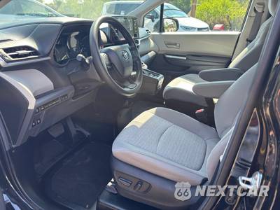 2024 Toyota Sienna LE 8-Passenger 120.5" WB - zdjęcie 7 z 12 - miniatura