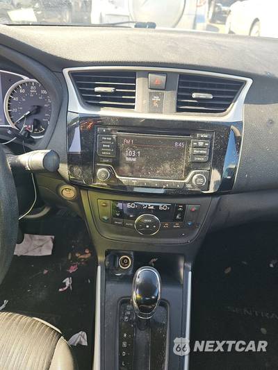 2018 Nissan Sentra SV - zdjęcie 11 z 20 - miniatura