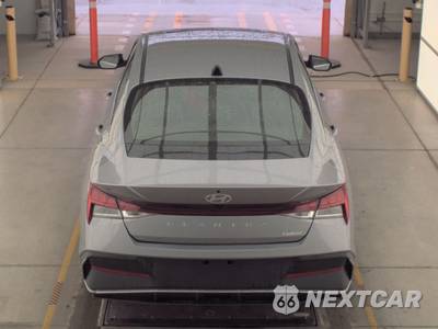 2025 Hyundai Elantra Limited - zdjęcie 5 z 18 - miniatura