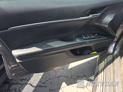 2019 Toyota Camry SE - zdjęcie 49 z 54 - miniatura