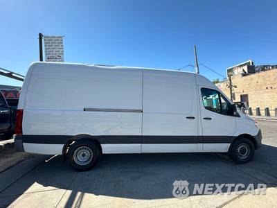 2022 Mercedes-Benz Sprinter 2500 Cargo Van High Roof 170.0" WB - zdjęcie 9 z 28 - miniatura