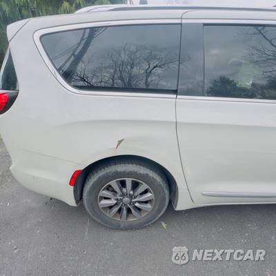 2019 Chrysler Pacifica Touring L Plus 121.6" WB - zdjęcie 6 z 16 - miniatura