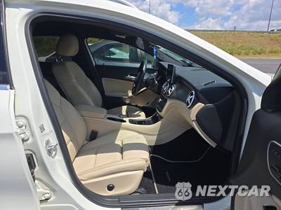 2017 Mercedes-Benz GLA 250 4MATIC - zdjęcie 8 z 37 - miniatura