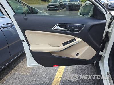 2017 Mercedes-Benz GLA 250 4MATIC - zdjęcie 9 z 37 - miniatura