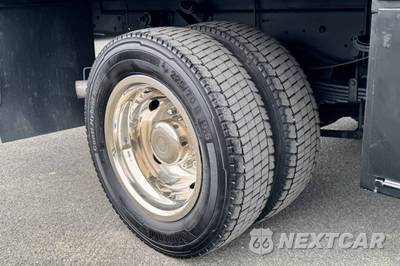 2023 Ford Super Duty F-550 Cab Chassis XL Regular Cab DRW - zdjęcie 16 z 38 - miniatura