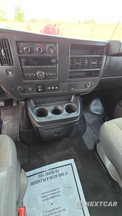 2015 Chevrolet Express 2500 Passenger Van LT 1LT 135.0" WB - zdjęcie 8 z 27 - miniatura