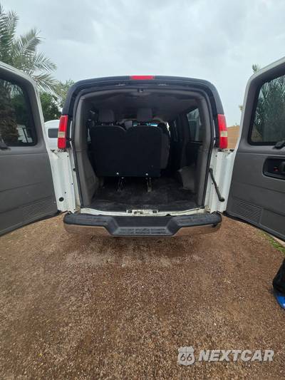 2015 Chevrolet Express 2500 Passenger Van LT 1LT 135.0" WB - zdjęcie 16 z 27 - miniatura