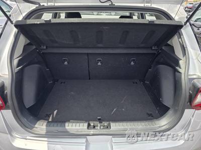 2025 Hyundai Venue SEL - zdjęcie 8 z 16 - miniatura