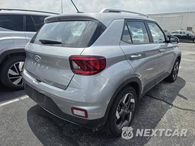 2025 Hyundai Venue SEL - zdjęcie 2 z 16 - miniatura