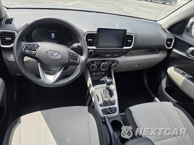 2025 Hyundai Venue SEL - zdjęcie 5 z 16 - miniatura
