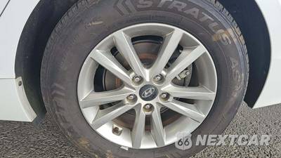 2015 Hyundai Sonata SE - zdjęcie 17 z 31 - miniatura