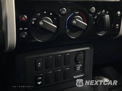 2014 Toyota FJ Cruiser w/Rear Doors - zdjęcie 49 z 50 - miniatura