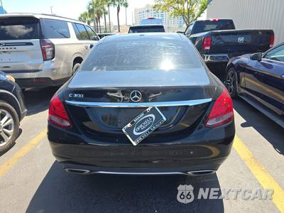 2017 Mercedes-Benz C 300 Sedan - zdjęcie 5 z 18 - miniatura
