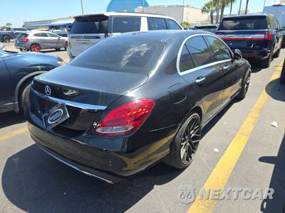 2017 Mercedes-Benz C 300 Sedan - zdjęcie 4 z 18 - miniatura