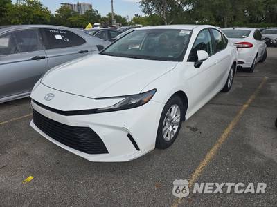 2025 Toyota Camry LE - zdjęcie 1 z 17 - miniatura