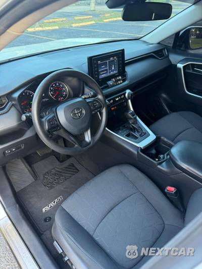 2021 Toyota RAV4 XLE - zdjęcie 13 z 21 - miniatura