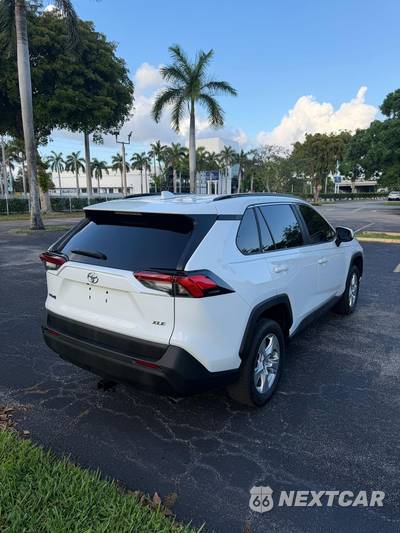 2021 Toyota RAV4 XLE - zdjęcie 5 z 21 - miniatura