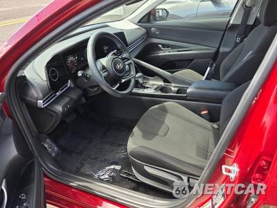 2025 Hyundai Elantra SEL Convenience - zdjęcie 4 z 17 - miniatura