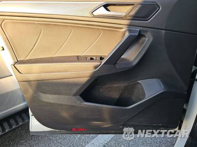 2023 Volkswagen Tiguan SE R-Line Black - zdjęcie 9 z 20 - miniatura