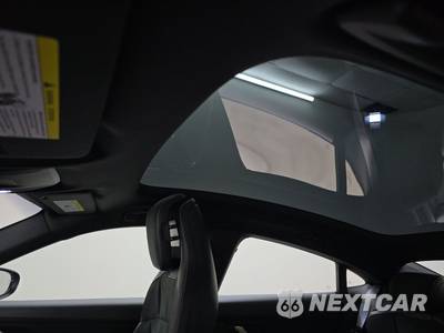 2025 Porsche Taycan 4S - zdjęcie 22 z 26 - miniatura