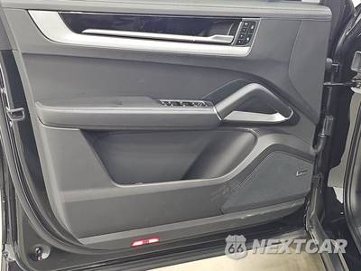 2026 Porsche Cayenne S E-Hybrid Coupe - zdjęcie 9 z 26 - miniatura