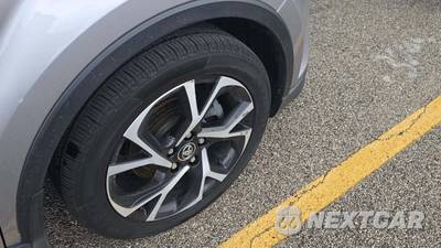 2018 Toyota C-HR XLE - zdjęcie 29 z 30 - miniatura