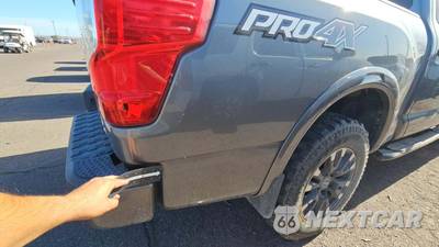 2017 Nissan TITAN PRO-4X Crew Cab Short Bed - zdjęcie 14 z 26 - miniatura