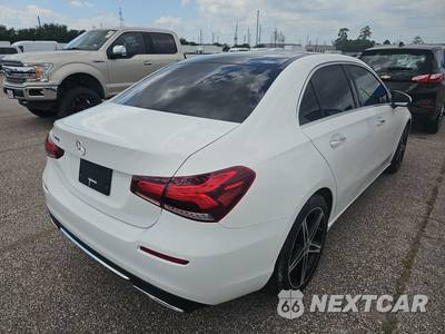 2022 Mercedes-Benz A 220 - zdjęcie 4 z 18 - miniatura