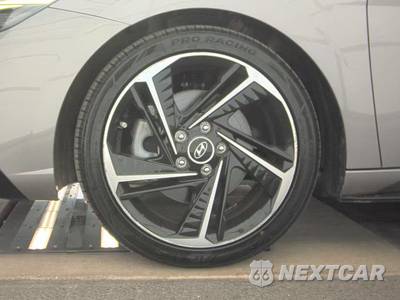 2023 Hyundai Elantra N Line - zdjęcie 9 z 24 - miniatura