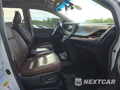 2017 Toyota Sienna Limited Premium 7-Passenger 119.3" WB - zdjęcie 8 z 23 - miniatura