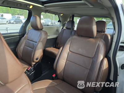 2017 Toyota Sienna Limited Premium 7-Passenger 119.3" WB - zdjęcie 13 z 23 - miniatura