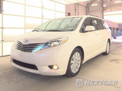 2017 Toyota Sienna Limited Premium 7-Passenger 119.3" WB