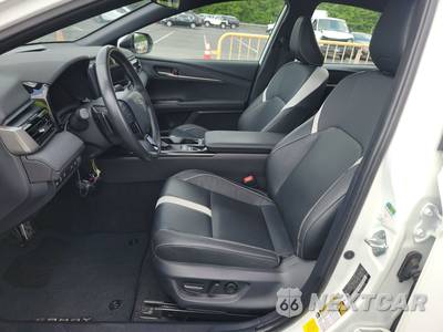 2025 Toyota Camry SE - zdjęcie 7 z 28 - miniatura