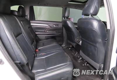 2019 Toyota Highlander XLE - zdjęcie 6 z 10 - miniatura