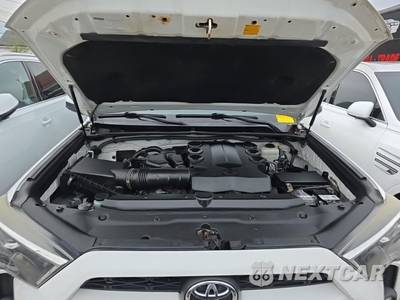 2016 Toyota 4Runner SR5 - zdjęcie 19 z 40 - miniatura