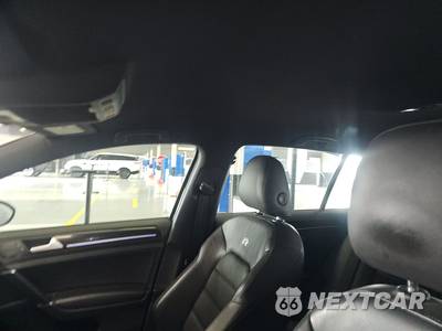 2016 Volkswagen Golf R Hatchback w/DCC & Navigation - zdjęcie 17 z 21 - miniatura
