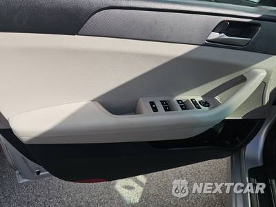2019 Hyundai Sonata SE - zdjęcie 9 z 18 - miniatura