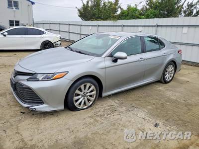 2019 Toyota Camry LE - zdjęcie 1 z 12 - miniatura