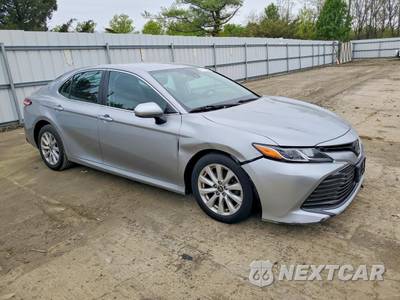 2019 Toyota Camry LE - zdjęcie 4 z 12 - miniatura
