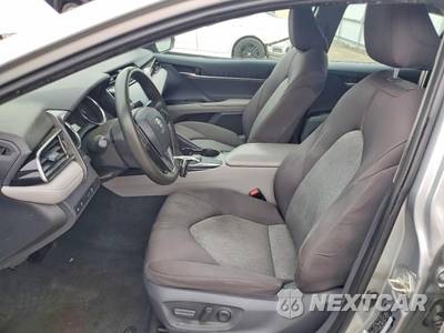 2019 Toyota Camry LE - zdjęcie 7 z 12 - miniatura