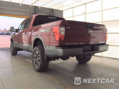 2017 Nissan TITAN XD PRO-4X Crew Cab Medium Bed - zdjęcie 6 z 20 - miniatura