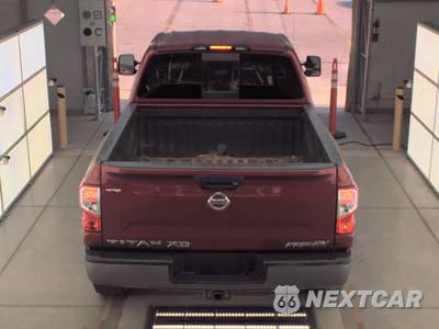 2017 Nissan TITAN XD PRO-4X Crew Cab Medium Bed - zdjęcie 5 z 20 - miniatura